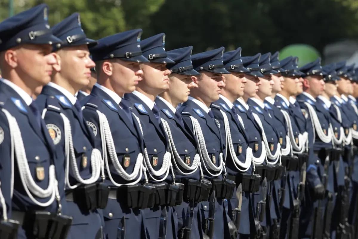 Policji czy policji - Praktyczne zasady pisowni, które musisz znać