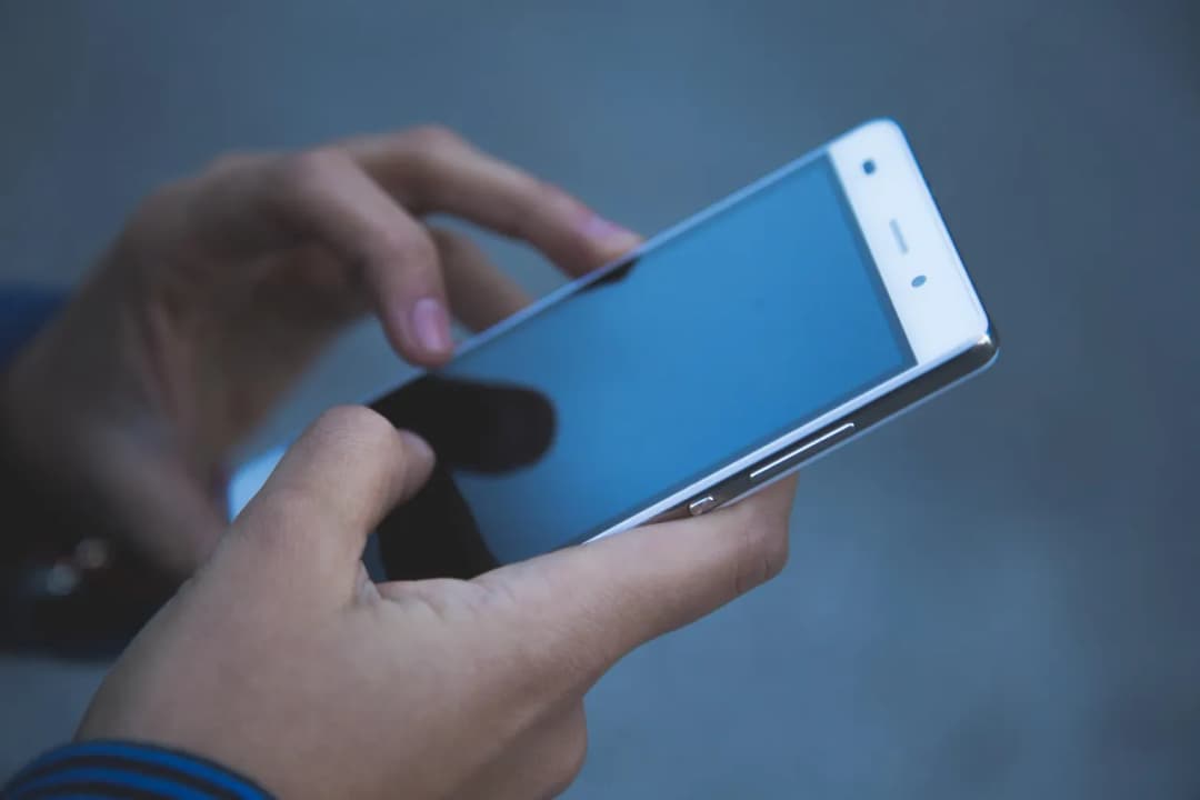 Prawne aspekty zakładania podsłuchu w telefonie przez policję - fakty i zasady