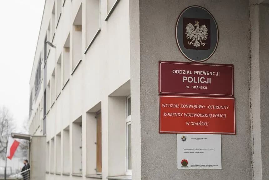 Jak napisać raport do komendanta policji, aby uniknąć błędów?