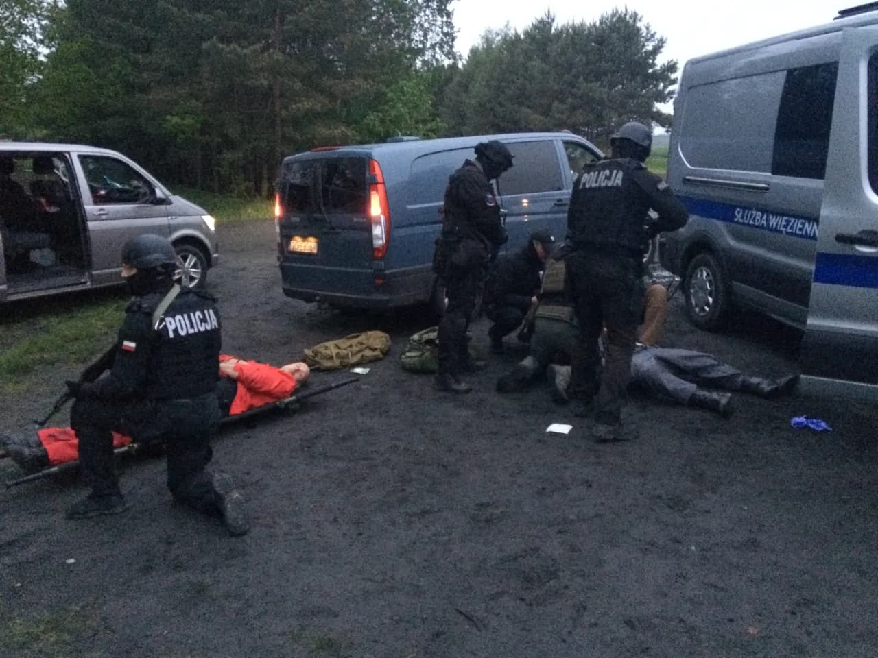 Z kim współpracuje policja i jak ta współpraca wpływa na bezpieczeństwo?