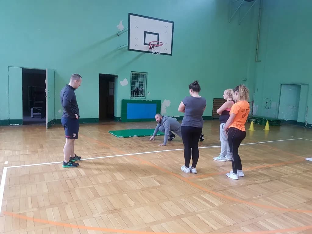 Gdzie można poćwiczyć tor przeszkód do policji w Warszawie? Sprawdź najlepsze miejsca