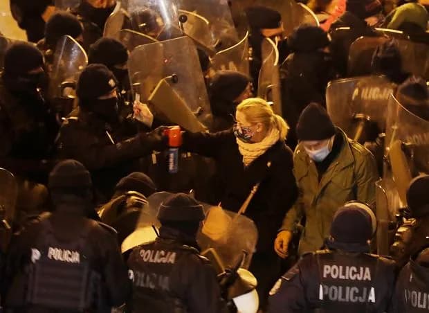 Jakie rodzaje gazu używa policja: wszystko o środkach obezwładniających