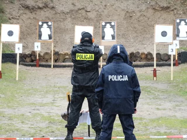 Policja dochodzeniowa: Jakie są jej kluczowe zadania i obowiązki?