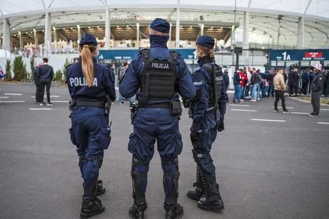 W jakim wieku do policji? Zobacz najważniejsze zasady rekrutacji 2025