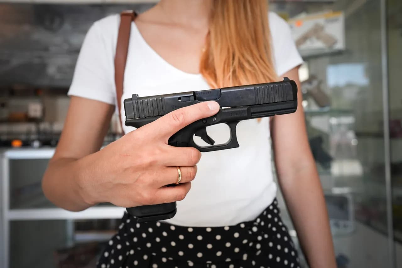 Ile trwa wyrobienie pozwolenia na broń? Sprawdź, co musisz wiedzieć
