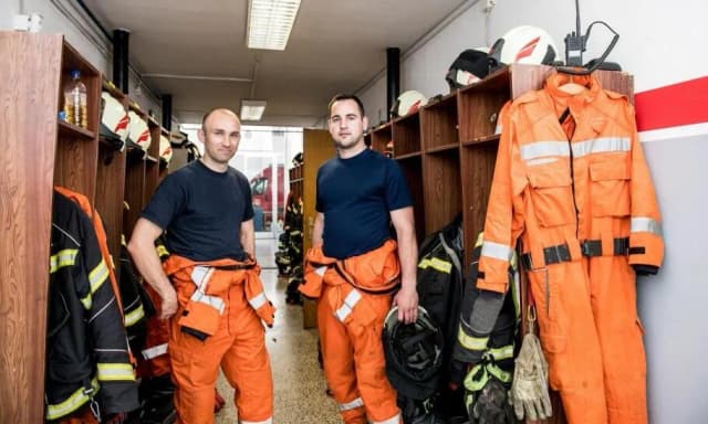 Umundurowanie galowe OSP – kluczowe informacje i znaczenie munduru