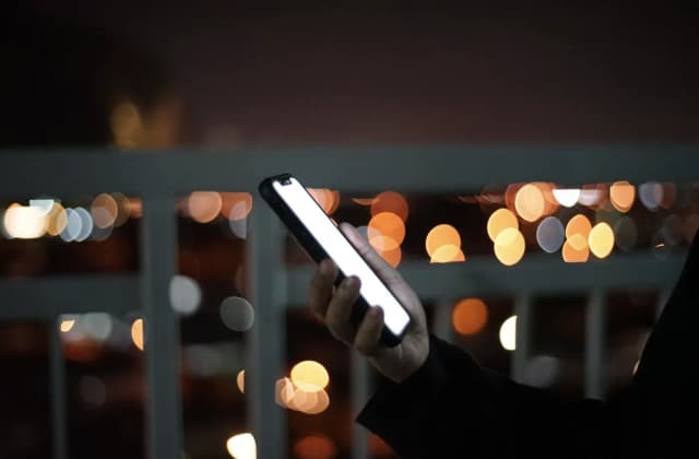 Jak być odpowiedzialnym graczem na platformach rozrywkowych online w 2025 roku?