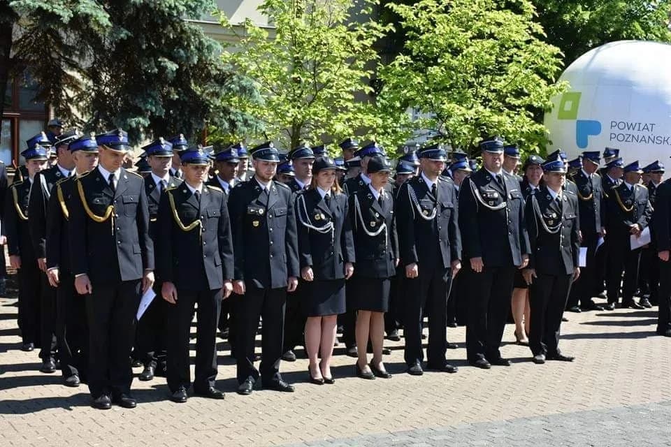 Umundurowanie koszarowe OSP - co musisz wiedzieć o regulacjach i typach