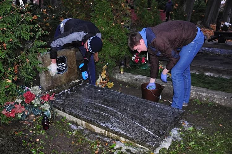 Policjanci, którzy zginęli na służbie - tragiczne historie i pamięć