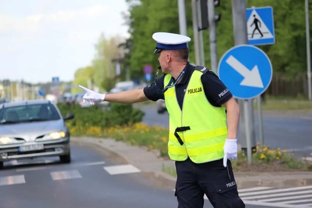 Czego policja nie może zrobić podczas kontroli - poznaj swoje prawa