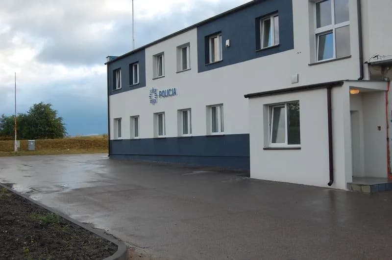 Poczta Policja: Jak się skontaktować? Ważne adresy i numery