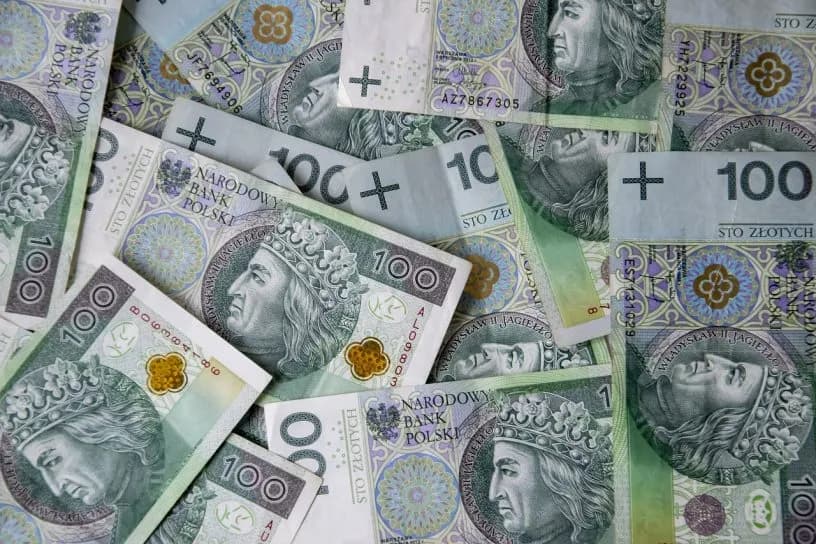 Sekretarki w policji - realne zarobki na różnych stanowiskach w 2025
