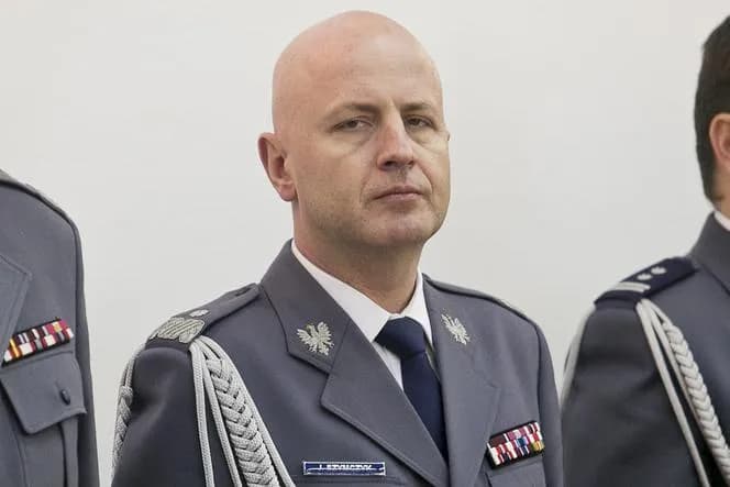 Ile zarabia komendant główny policji? Zaskakujące fakty o wynagrodzeniu