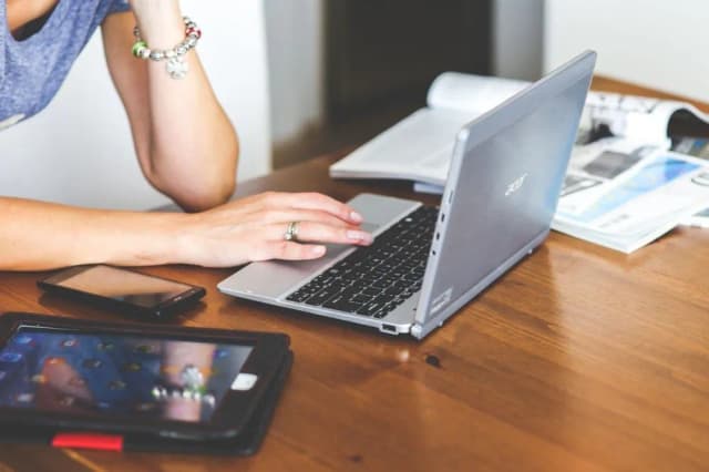 Jak zapłacić mandat online - proste metody płatności, uniknij problemów