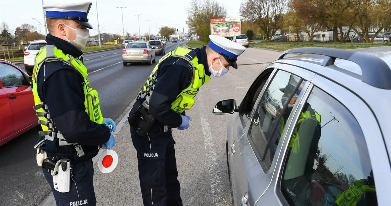 Czy policja może zatrzymać auto bez powodu: Poznaj swoje prawa na drodze